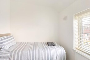 Charming Haven House Right Next To Moss Bank Park