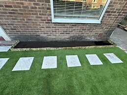 Charming Haven House Right Next To Moss Bank Park