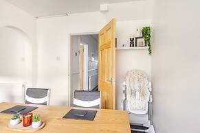 Charming Haven House Right Next To Moss Bank Park