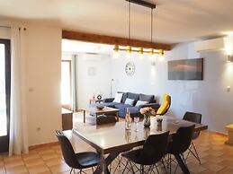 Holiday Home With Private Pool, Vaison-la-romaine