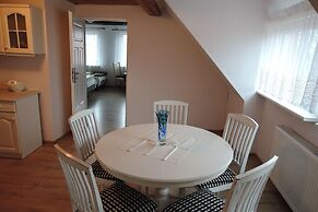 Holiday House With Fenced Garden in Stepnica