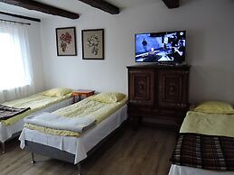 Holiday House With Fenced Garden in Stepnica