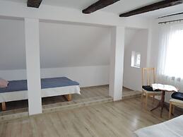 Holiday House With Fenced Garden in Stepnica