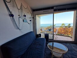 Apartment With sea View Near Beach