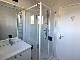 Apartment With sea View Near Beach