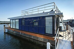Hausboot Floating Houses Blue Active in Ribnitz-damgarten