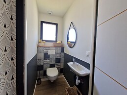Beautiful House With Heated Pool, Ploemeur
