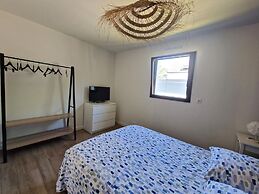 Beautiful House With Heated Pool, Ploemeur