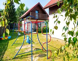 Holiday Apartment With Pool in Jaros?awiec