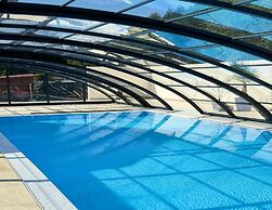 Holiday Apartment With Pool in Jaros?awiec