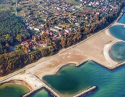 Holiday Apartment With Pool in Jaros?awiec