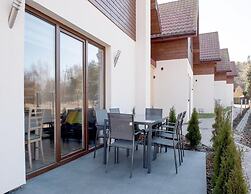 Holiday Apartment With Pool in Jaros?awiec