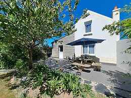 Holiday Home Close to Beach, Cleder