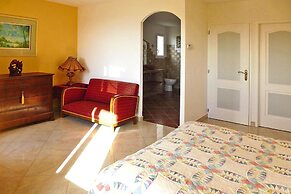 Premium Villa With Garden and Pool, Lambesc