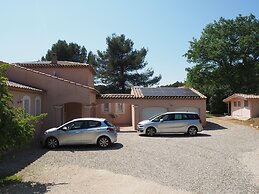 Premium Villa With Garden and Pool, Lambesc