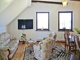 Comfortable Holiday Apartment With a Lake View