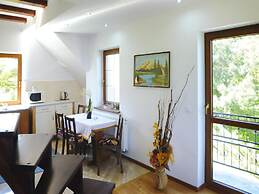 Comfortable Holiday Apartment With a Lake View