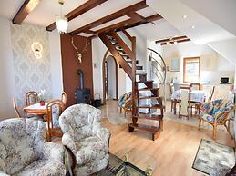 Comfortable Holiday Apartment With a Lake View