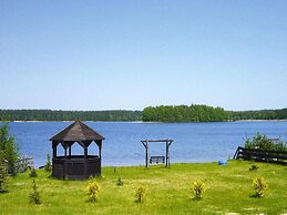 Comfortable Holiday Apartment With a Lake View