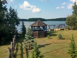 Comfortable Holiday Apartment With a Lake View