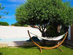 Lovely Holiday Home With Private Pool at the Luberon Park, Pertuis