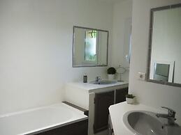 Lovely Holiday Home With Private Pool at the Luberon Park, Pertuis