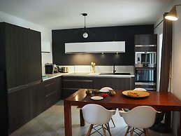 Holiday Home in Pertuis With Patio