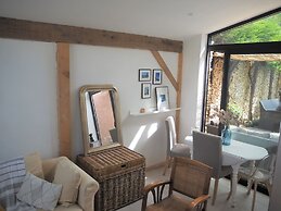 Holiday Home in Pertuis With Patio