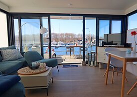 Hausboot in Boltenhagen