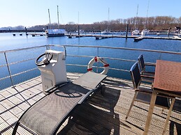 Hausboot in Boltenhagen