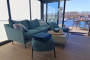 Hausboot in Boltenhagen