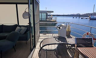 Hausboot in Boltenhagen