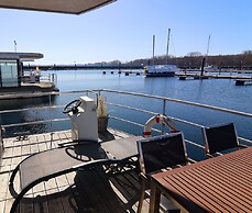 Hausboot in Boltenhagen