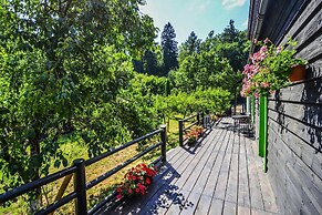 Comfortable Holiday Home in the Middle of a Forest