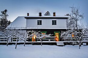 Comfortable Holiday Home in the Middle of a Forest
