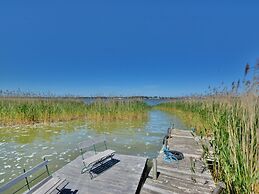 Holiday Home by the Lake. Podamirowo