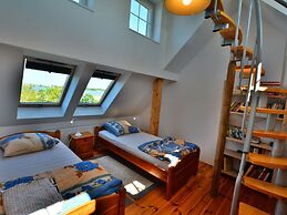 Holiday Home by the Lake. Podamirowo