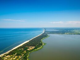 Holiday Home by the Lake. Podamirowo