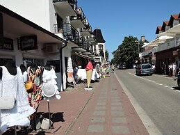 Comfortable Apartment With a Swimming Pool and Jacuzzi in Miedzywodzie