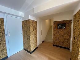 Comfortable Apartment in the Elegant Manor House