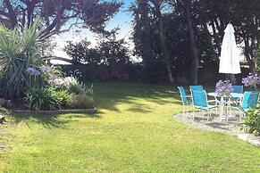 Charming Holiday Home With sea View, Plougasnou