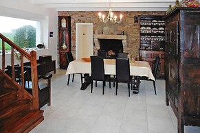 Charming Holiday Home With sea View, Plougasnou