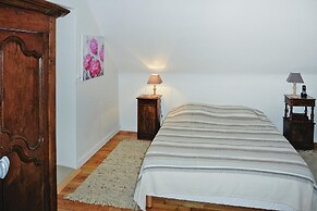 Charming Holiday Home With sea View, Plougasnou