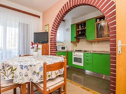 Apartments in House Liveric, in Vir at the Beach