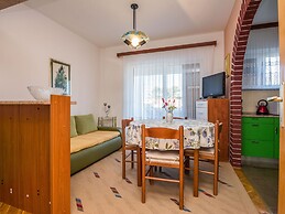 Apartments in House Liveric, in Vir at the Beach