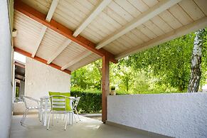 Bungalow in Caorle With Garden Furniture