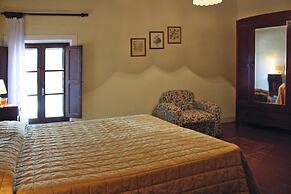 Apartment in Montaione With Carport