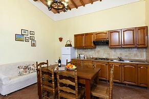 Apartment in Montaione With Carport