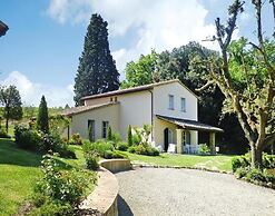 Apartment in Tuscany With Golf Course
