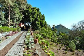 Villa Mansion Bandama With Pool in Santa Brigida